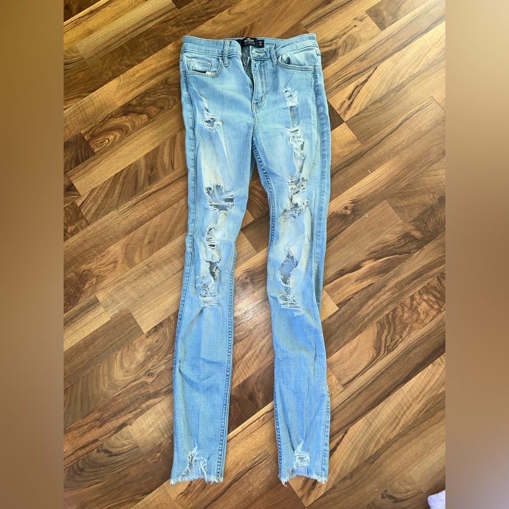 Light wash holey Hollister jeans